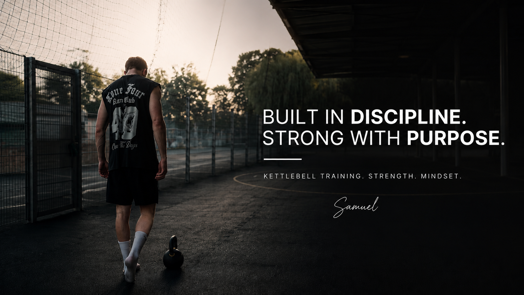 Samuel Coeln beim Kettlebell-Training